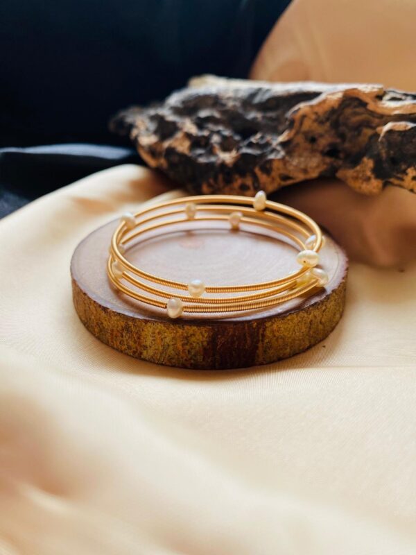 Pearl Bangle V5