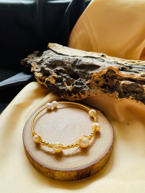 Pearl Bangle V6