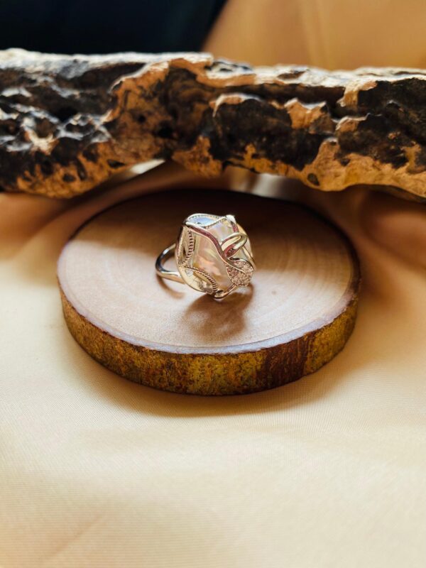 Pearl Finger Ring V4