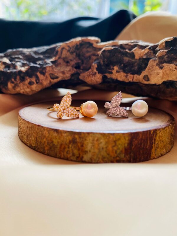 Pearl Finger Ring V6