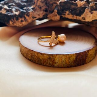 Pearl Finger Ring V6 Gold