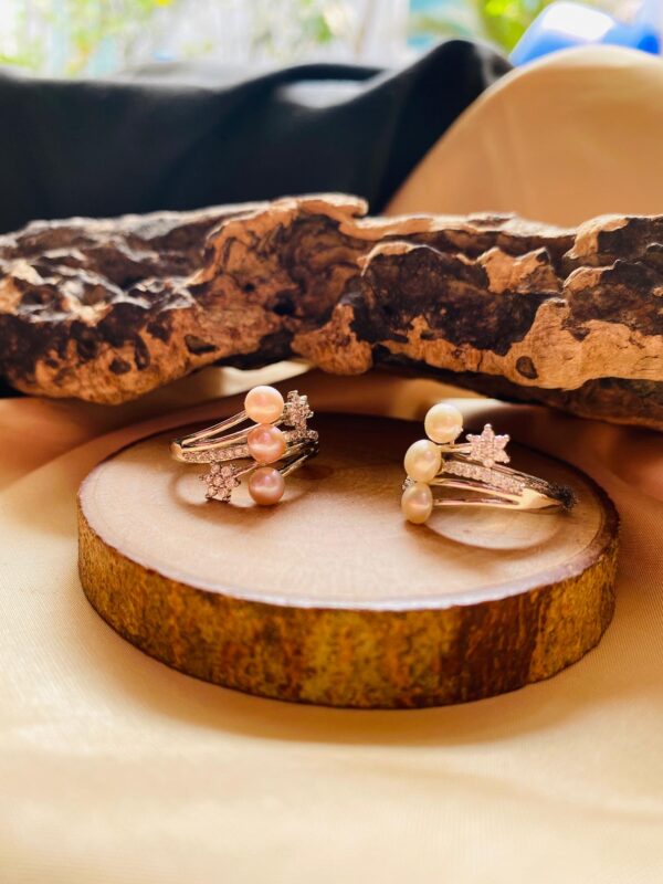 Pearl Finger Ring V7