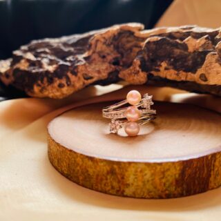 Pearl Finger Ring V7 gold