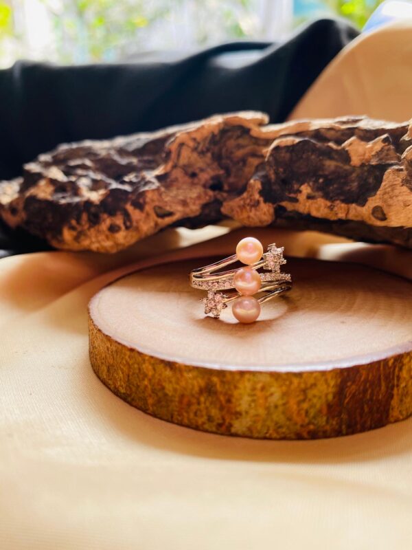 Pearl Finger Ring V7 gold