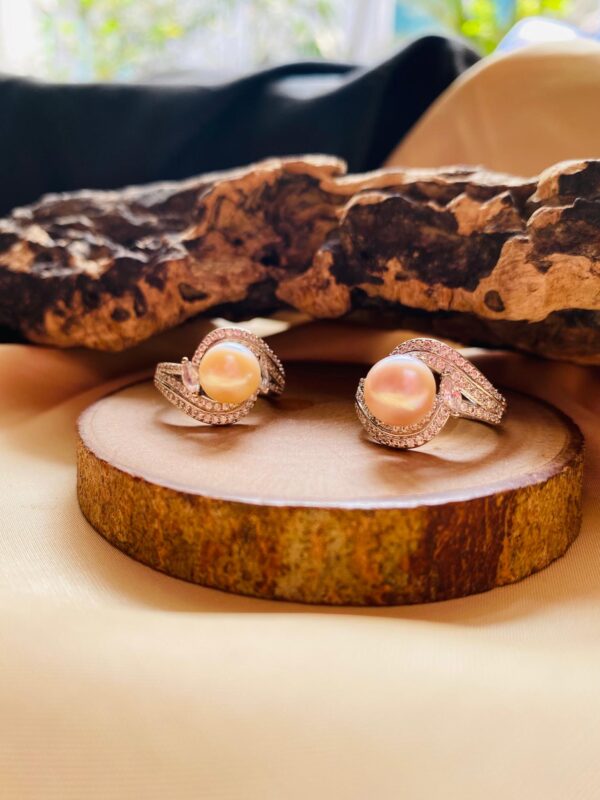 Pearl Finger Ring V9