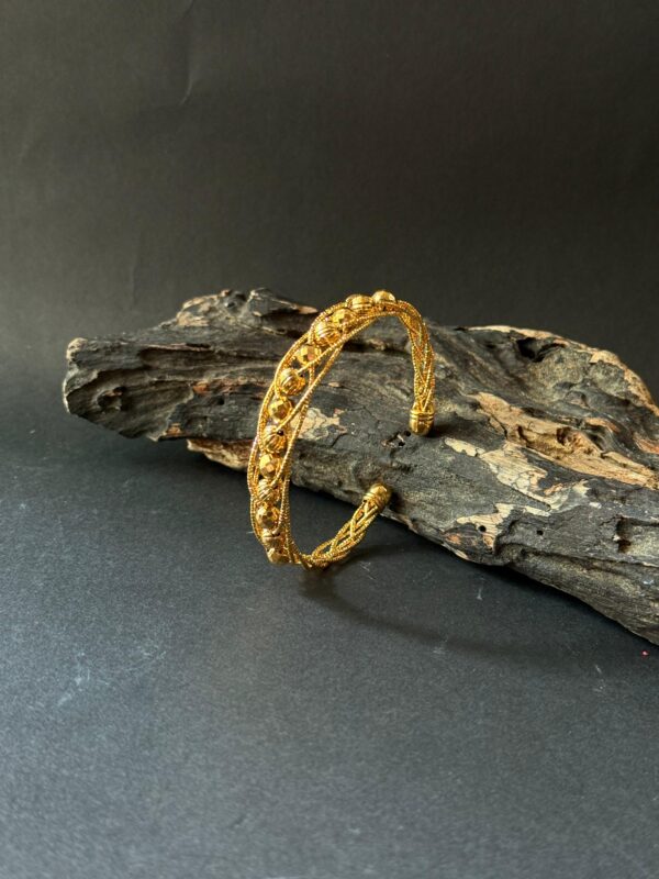 Bracelet V11