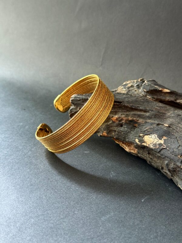 Bracelet V8