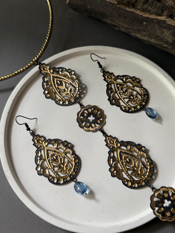 Hasuli Necklace 2