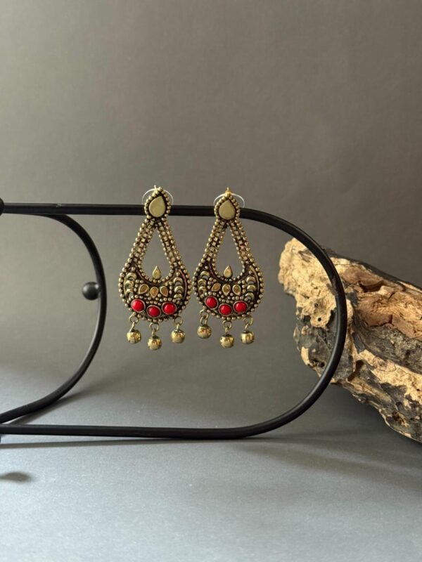 Makri Earring V6