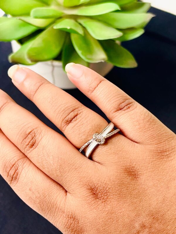 Metal Finger Ring V8 W