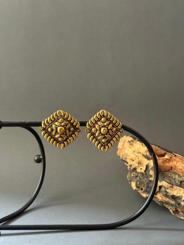 Pasha Earring V1