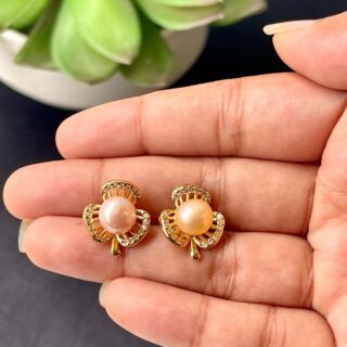 Pearl Earring V2