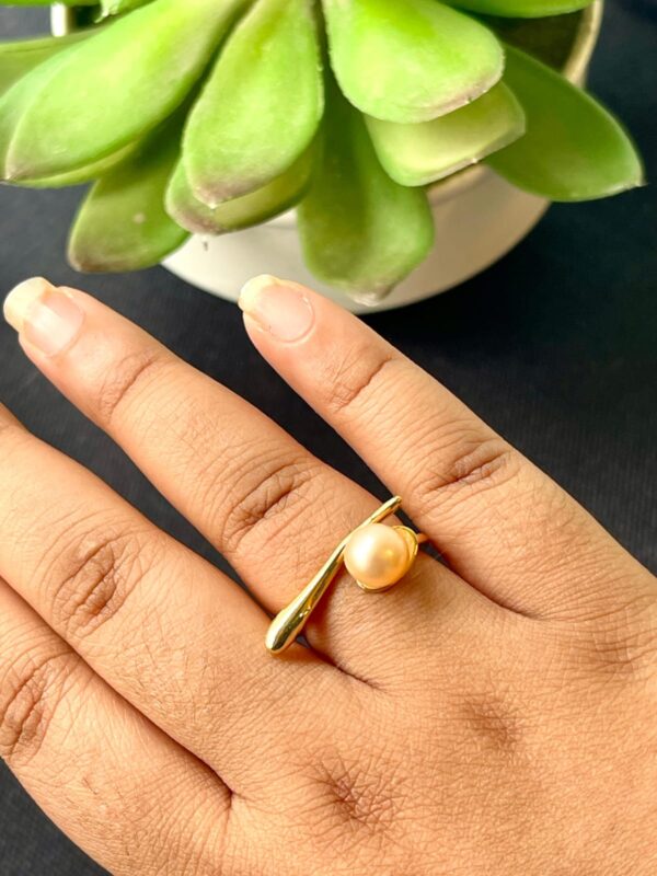 Pearl Finger Ring V15