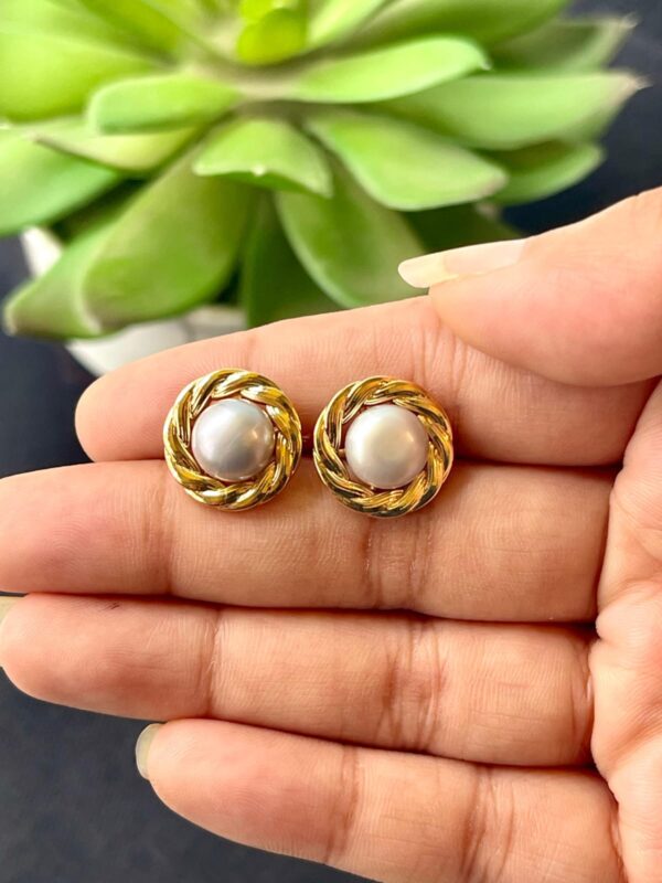Pearl Finger Ring V16
