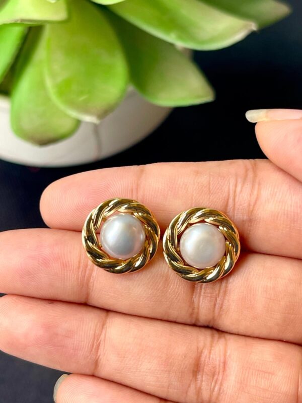 Pearl Finger Ring V16