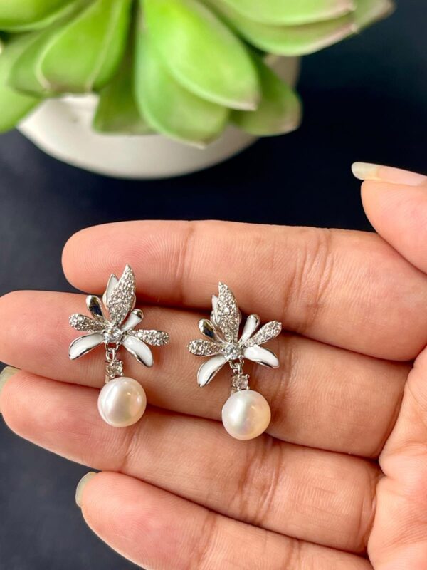 Pearl Finger Ring V1