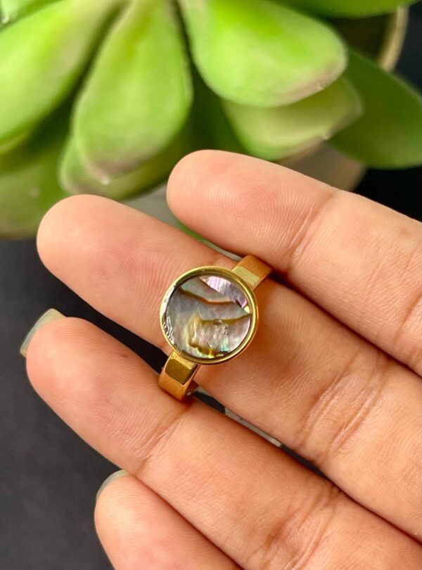Pearl Finger Ring V17
