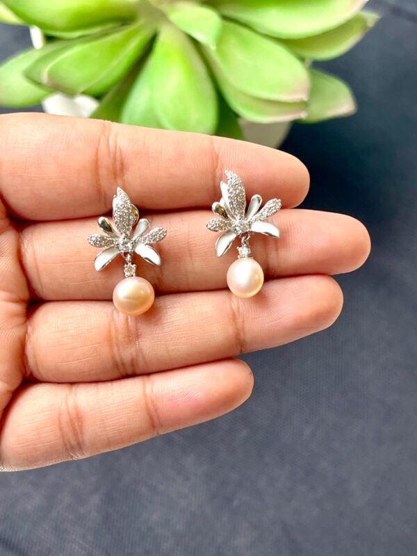 Pearl Finger Ring V1