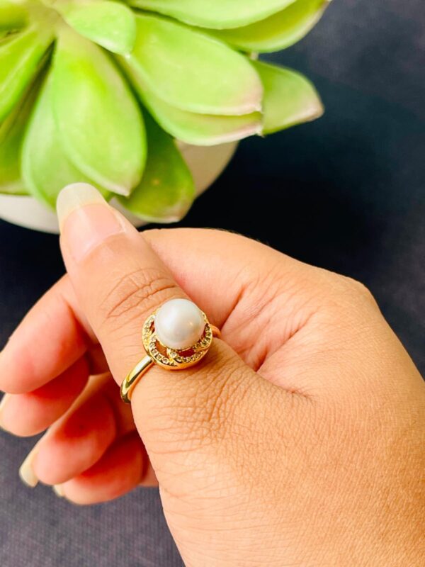 Pearl Finger Ring V18