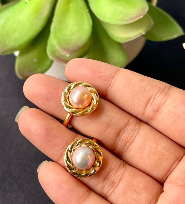 Pearl Finger Ring V19.1