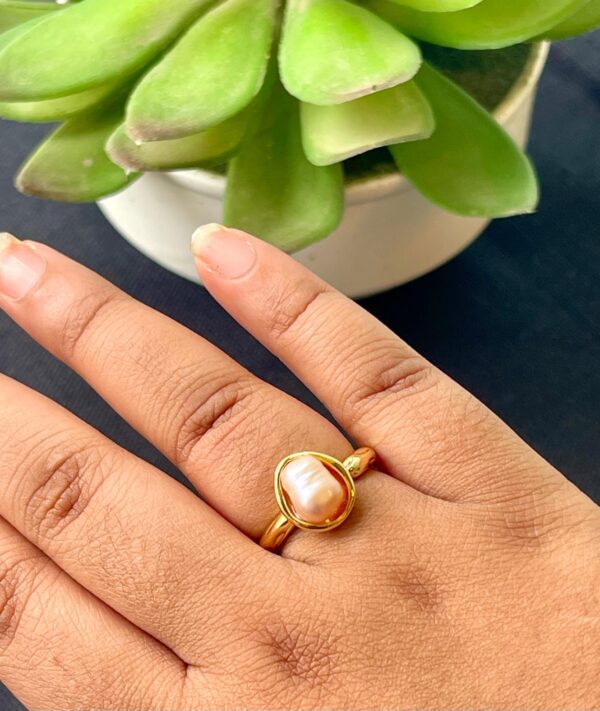 Pearl Finger Ring V20