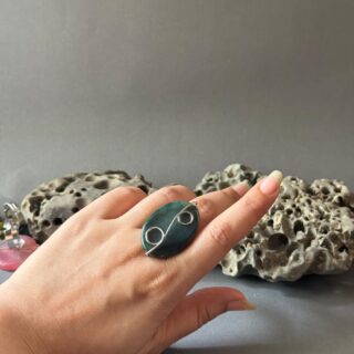 Stone Finger Ring V10