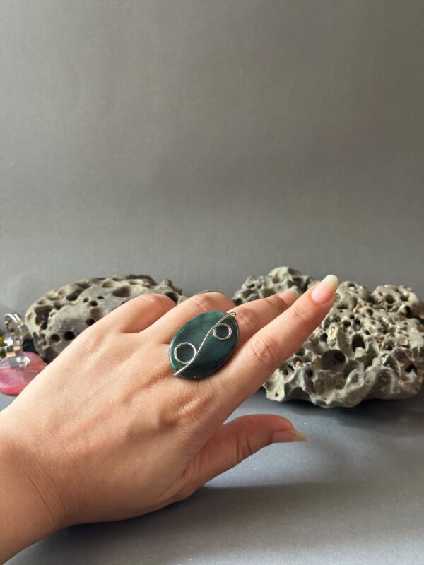 Stone Finger Ring V10