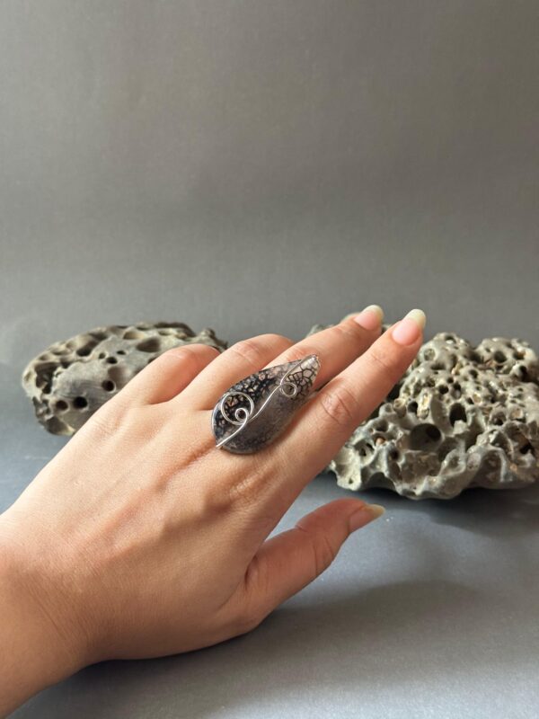 Stone Finger Ring V16