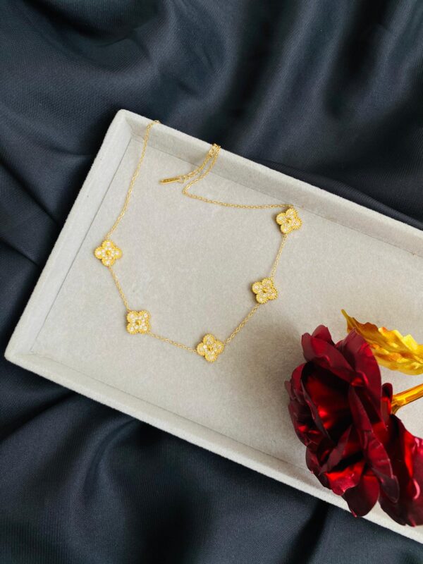 Flower Necklace V1