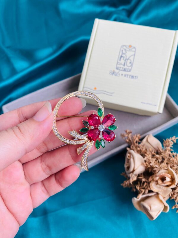 Stone Brooch V2