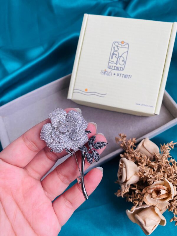 Stone Brooch V3