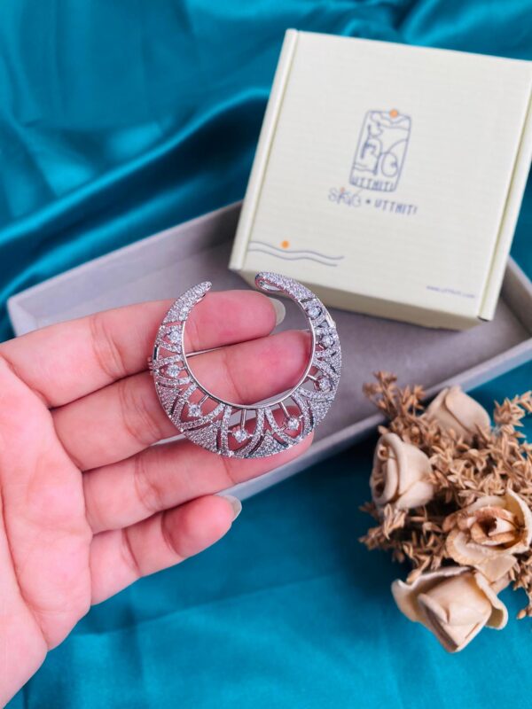 Stone Brooch V4