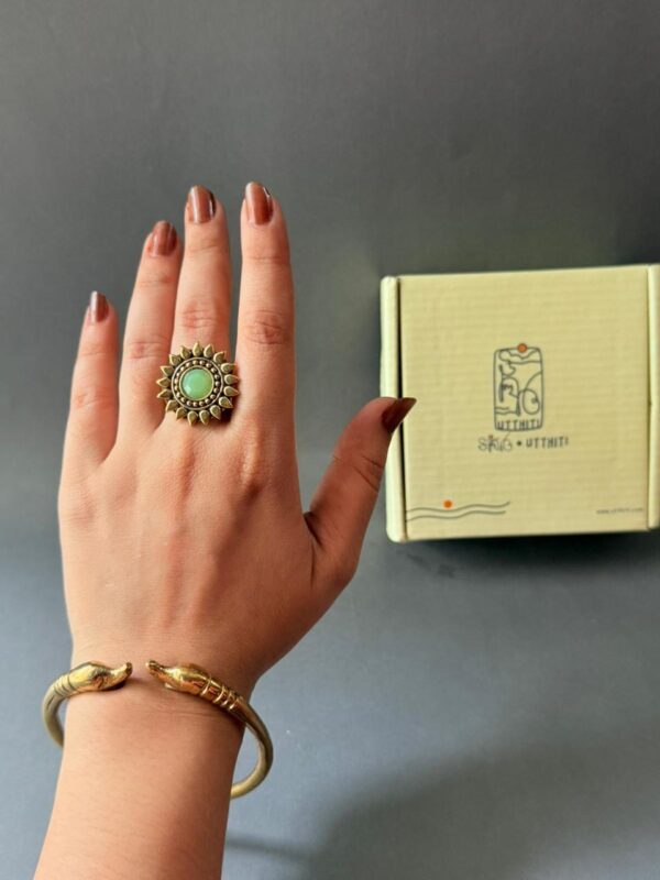 Antique Gold Finger Ring V1 - Image 2