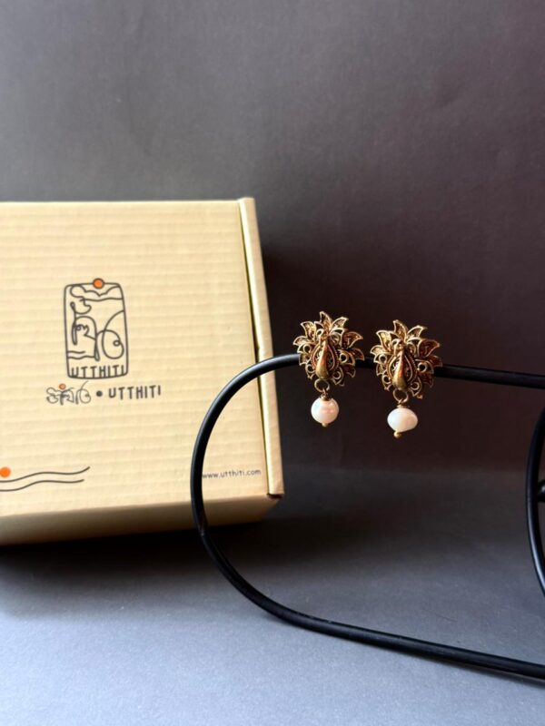 Golden Stud Ear Rings V2