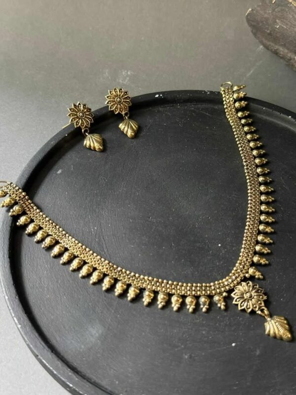 Necklace V-3