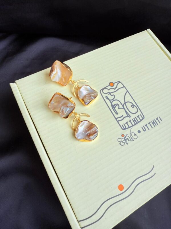 Shell Pearl Earring V1