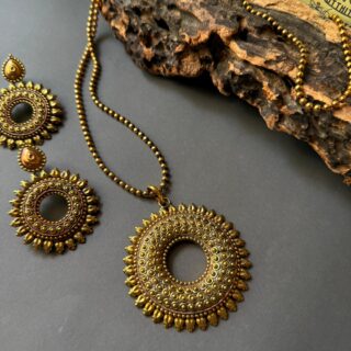 Long Necklace - বৃত্ত