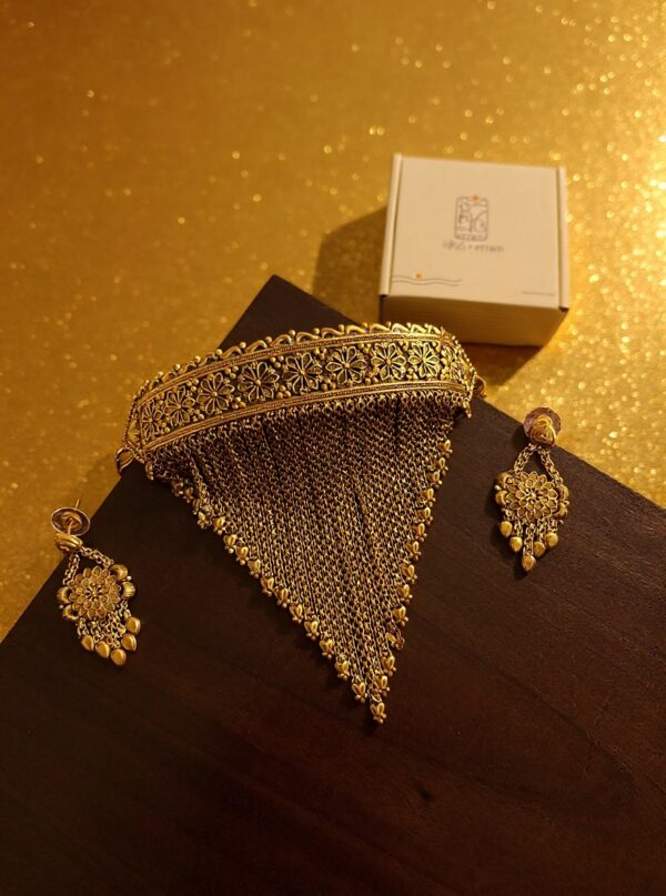 The Regal Neck Collar V1 - Image 2