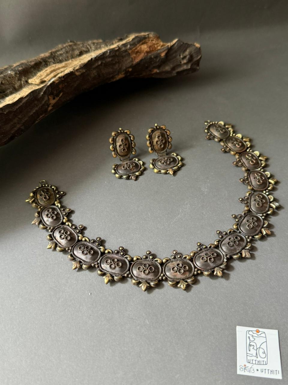 Rustic Floral Necklace V1