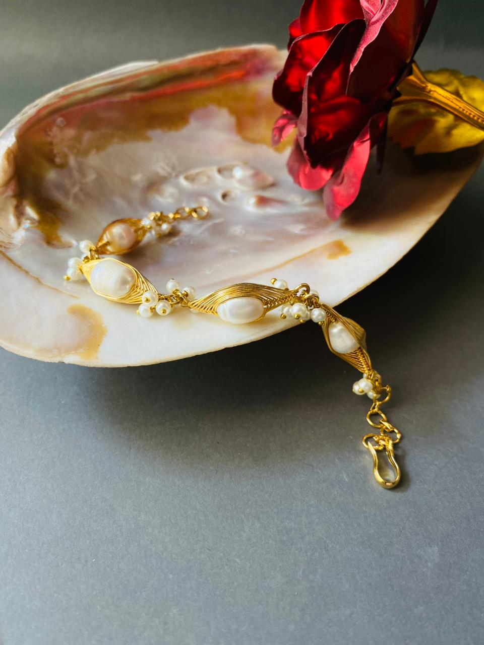 Cradled Pearl Link Beacelet