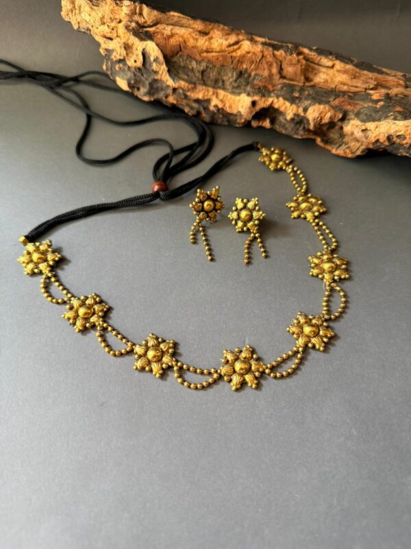 Dainty Marigold Link Choker Set
