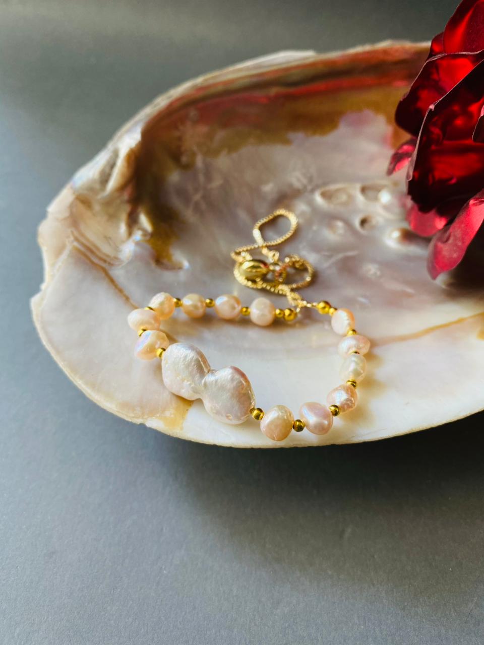 Double Heart Pearl Bracelet V1