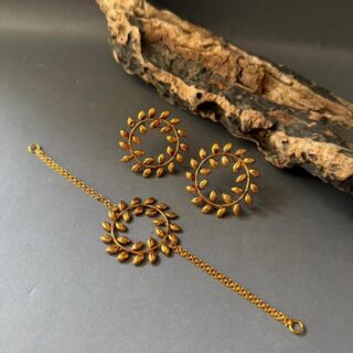 Golden Petal Circle Choker