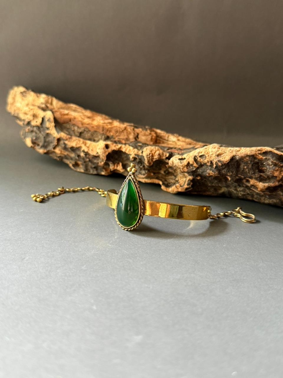 Minimalist Green Agate Cuff