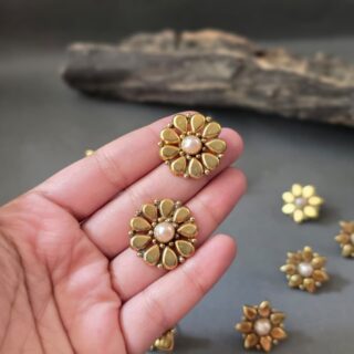 Golden Flower Ear Stud V2