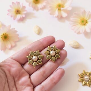 Golden Flower Ear Stud V3