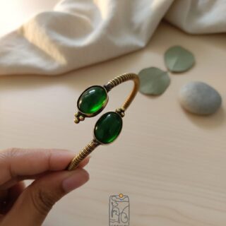 Antique Spiral Stone Bracelet V1