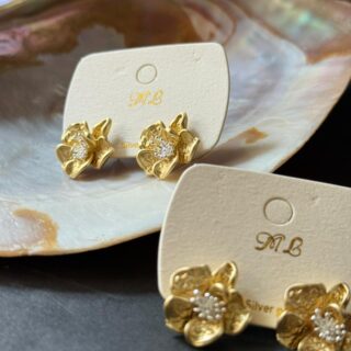 Golden Flower Ear Stud V4