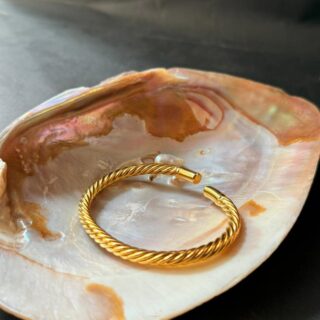 Golden Metal Bracelet V18