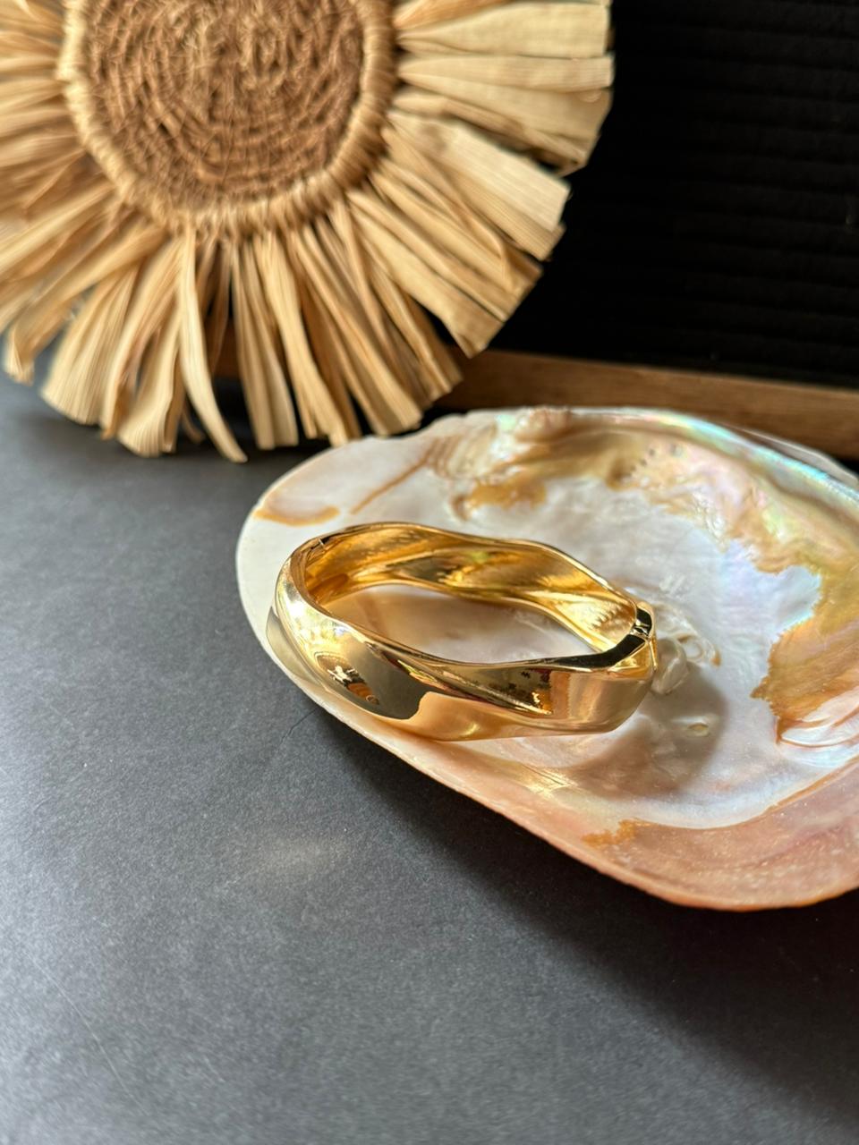 Golden Metal Bracelet V4